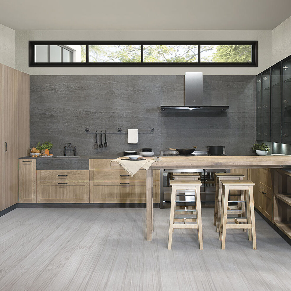Muebles de cocina con enmarcado de madera