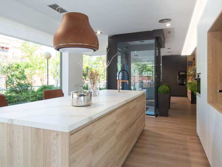 Muebles de cocina con tirador lineal