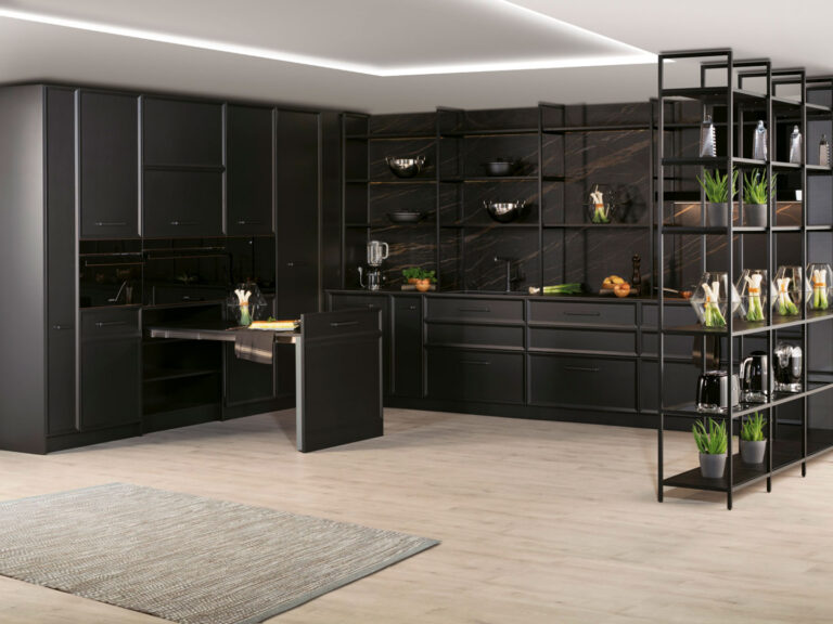Muebles de cocina con puertas enmarcadas lacadas
